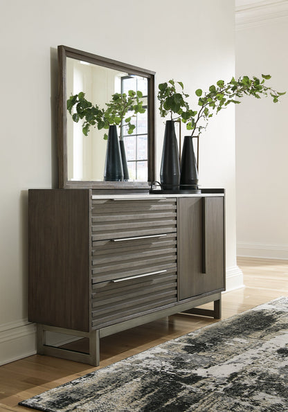 Lit à panneaux Arkenton California King avec commode miroir