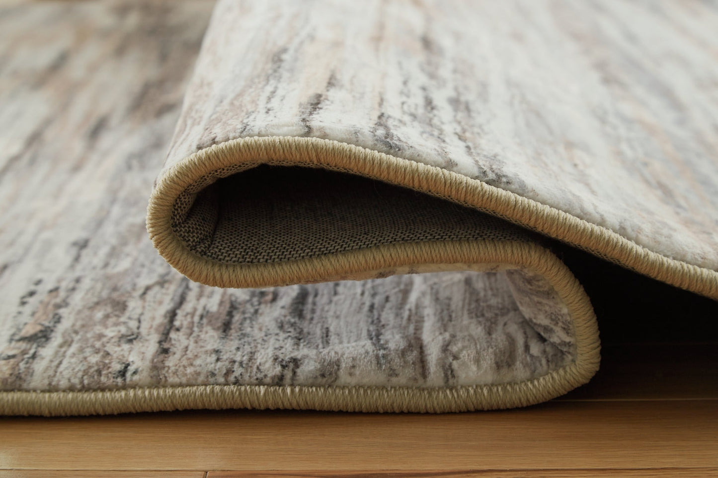 Tapis Nace en mousse à mémoire de forme de taille moyenne